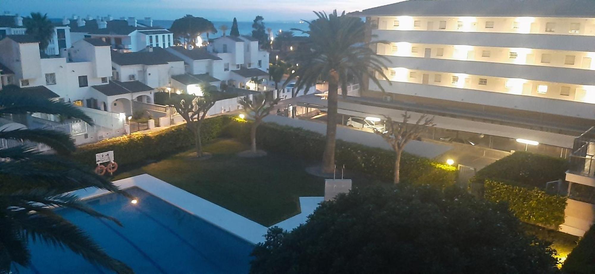 50 M De La Plage! Proche Du Centre Ville! Piscine! Vue Sur Mer Et Montagnes! Wifi! 2 Velos A Disposition! Кембрилс Екстериор снимка