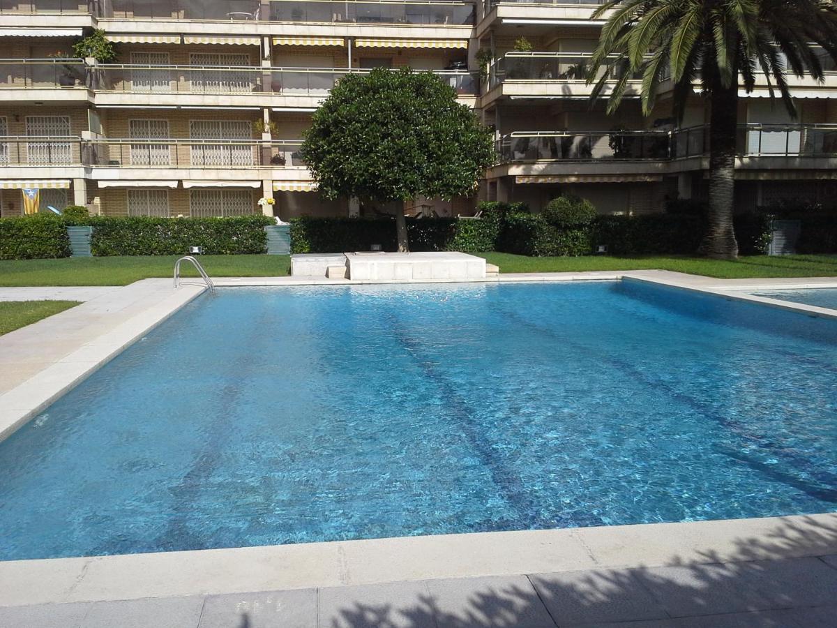 50 M De La Plage! Proche Du Centre Ville! Piscine! Vue Sur Mer Et Montagnes! Wifi! 2 Velos A Disposition! Кембрилс Екстериор снимка